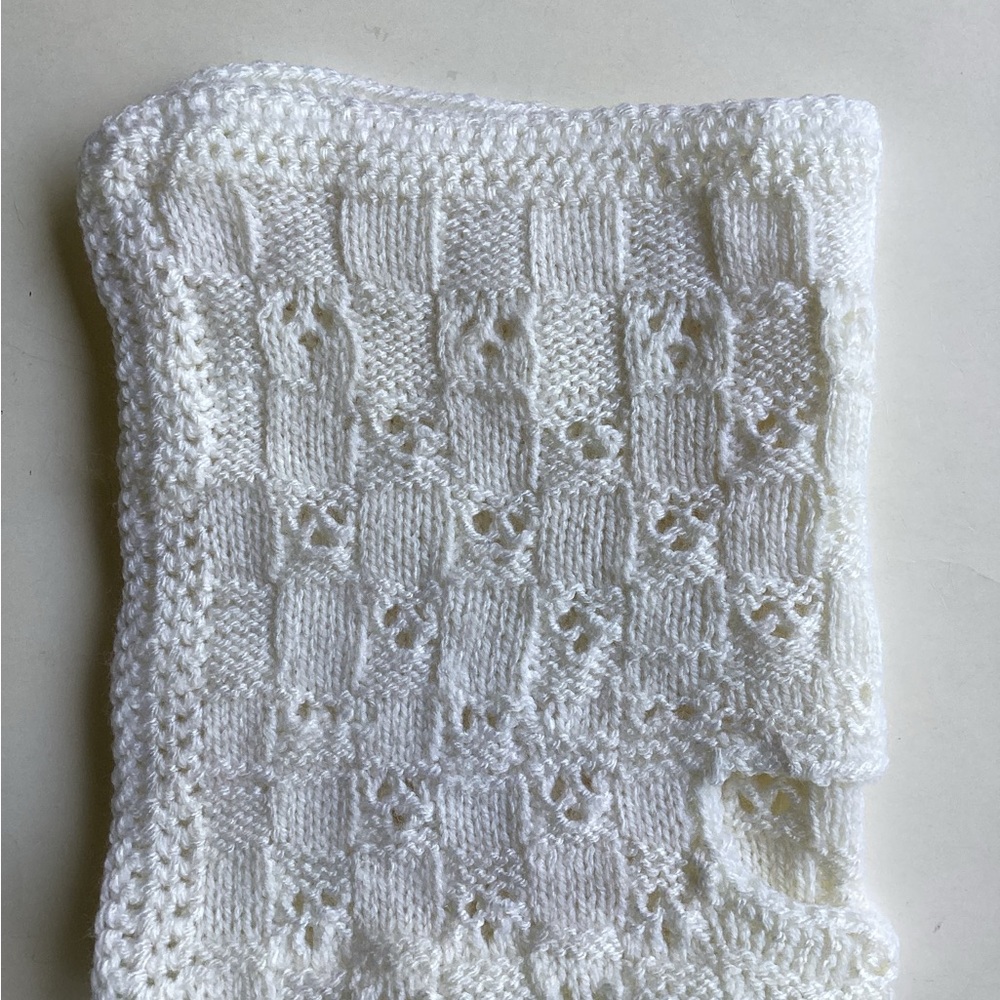 Carseat Baby Blanket Hand Crafted White Knitted Unisex - Picture 11 of 16